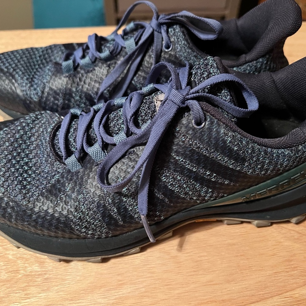 Ladies Merrill Momentous Hiking Shoes. Size 7.5. Blue. Like new!